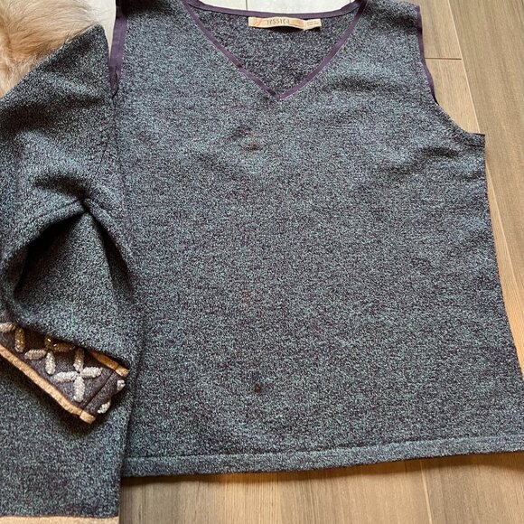 Purplish blue sleeveless top & cardigan with beaded embroidery/faux fur collar - Picture 6 of 14